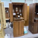 やさしく温もりのある色合いと、穏やかな木目が魅力のポプラ材を使用した国産仏壇です。