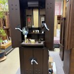 伝統的な意匠を大切にしながらも、現代の住宅にご先祖への想いを丁寧に形にする、品格ある仏壇。栃木県・宇都宮市・しんえい堂