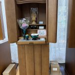明るい木肌と落ち着いたブラウンのアクセントが調和し、和室・洋室どちらにも自然に馴染む佇まいです 栃木県・宇都宮市・しんえい堂